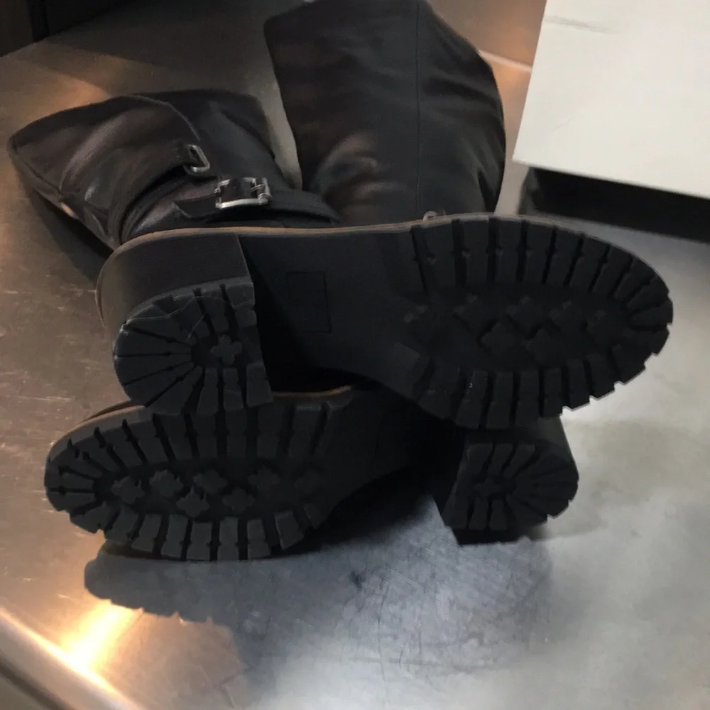New WB Woman’s Sun + Stone Black Mid-Calf Leather Block Heel Boots